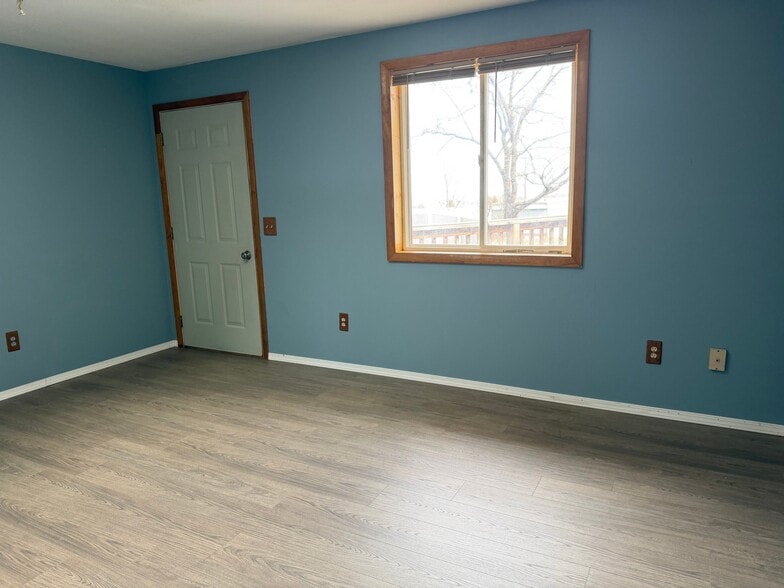 Building Photo - 227 4th St N