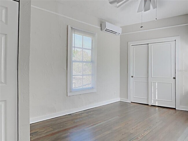 Building Photo - 2305 W Texas Ave