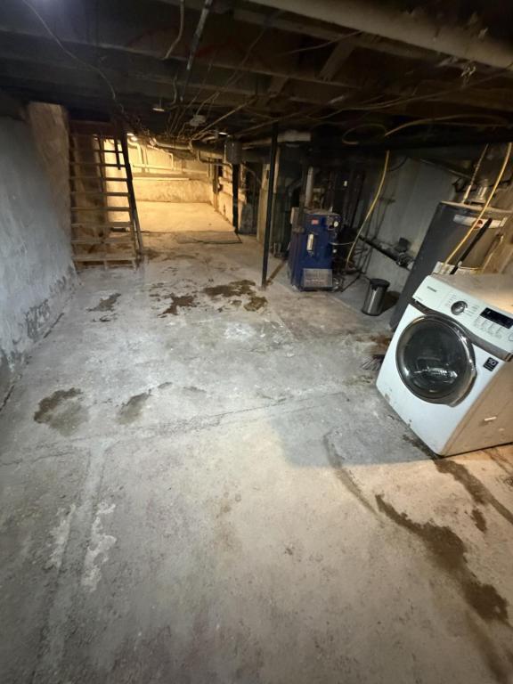 Building Photo - 302 W Cottage Pl