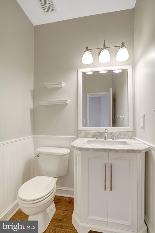 Building Photo - 6927 Rolling Creek Way