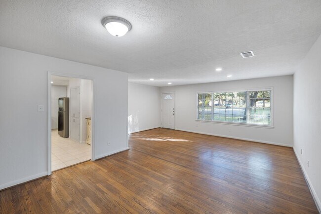 Building Photo - 2310 Pecos St