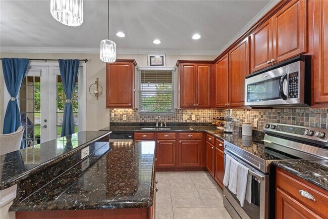 Building Photo - 708 Legacy Park Dr