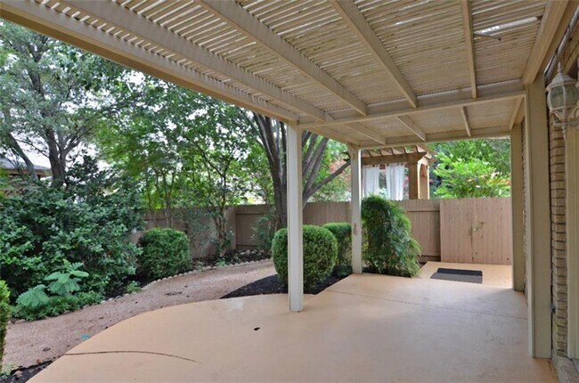 Building Photo - 15024 Galena Dr
