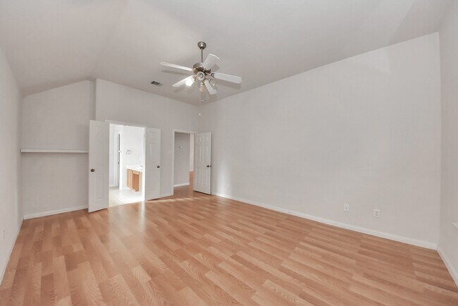 Building Photo - 8719 Sailing Dr