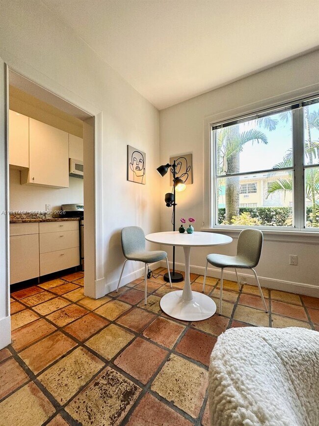 Building Photo - 900 16th St