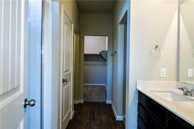 Building Photo - 117 Rochester Ln