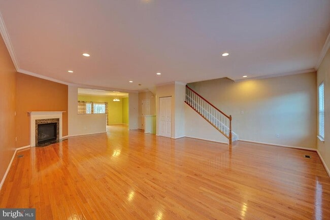 Building Photo - 536 Van Dyke Cir