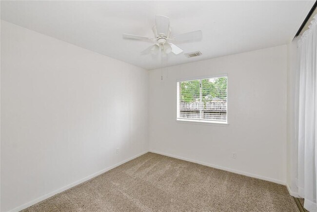 Building Photo - 17119 Kettle Creek Dr
