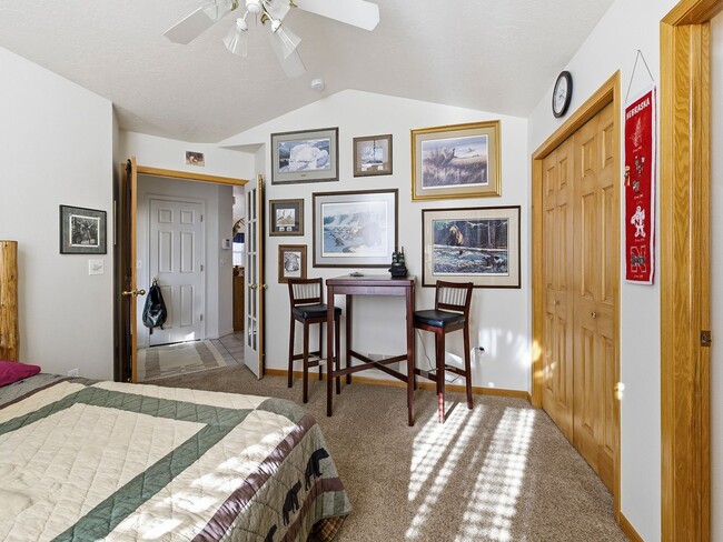 Building Photo - ? Easy Living in Loveland | Fireplace + Prime Hwy 287 Location