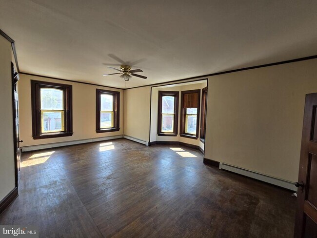 Building Photo - 1017 Chestnut St