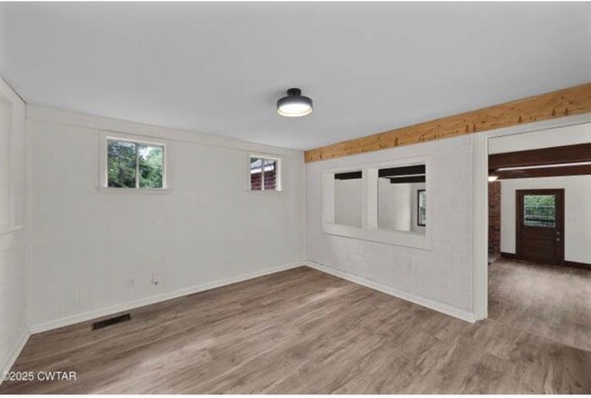 Building Photo - New Listing