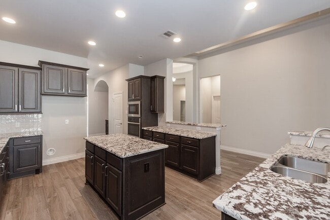 Building Photo - 12607 Pine Savannah Ln