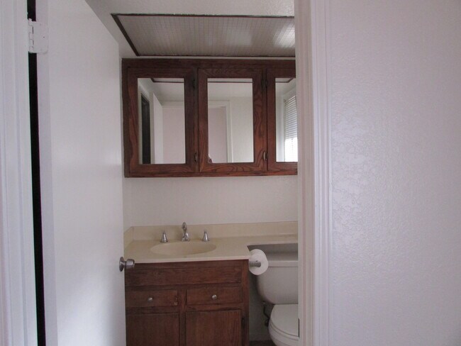 Building Photo - 5271 Bishop St