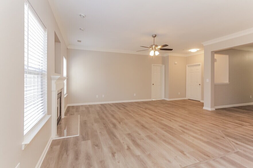 Building Photo - 1020 Breakmaker Ln