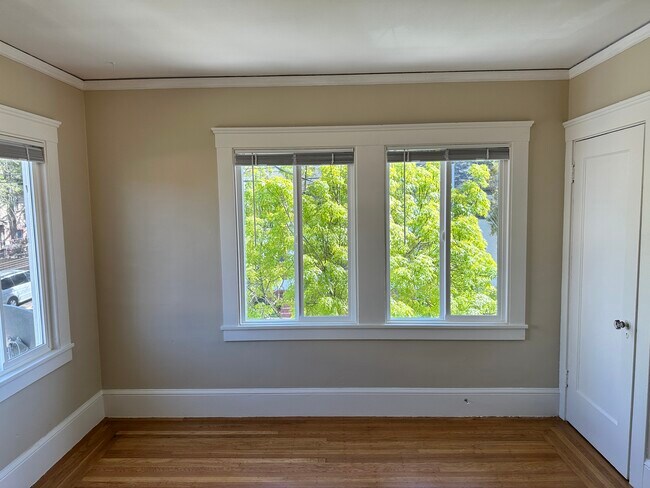 Building Photo - 778 61st St