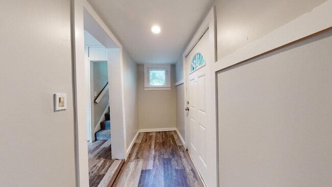 Building Photo - Old Brooklyn - 3 Bedroom Single Family Home