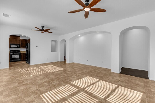 Building Photo - 162 Paseo Bravo