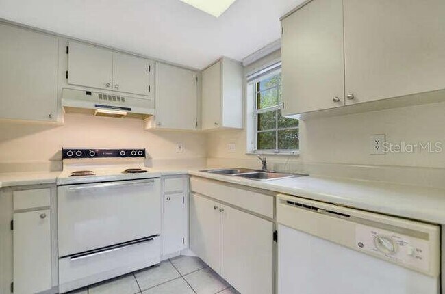 Building Photo - 2690 Coral Landings Blvd