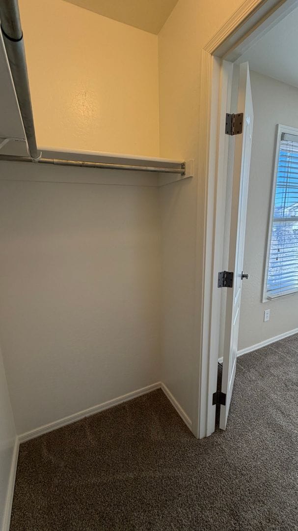 Building Photo - Spacious Surprise home with large backyard