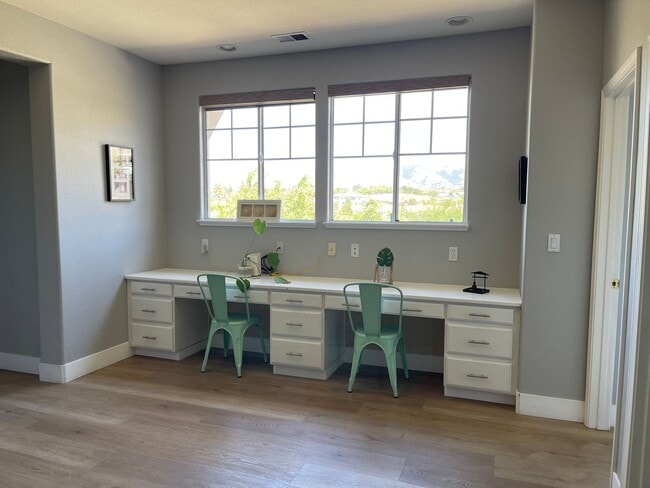 Building Photo - 3800 Venus Ct