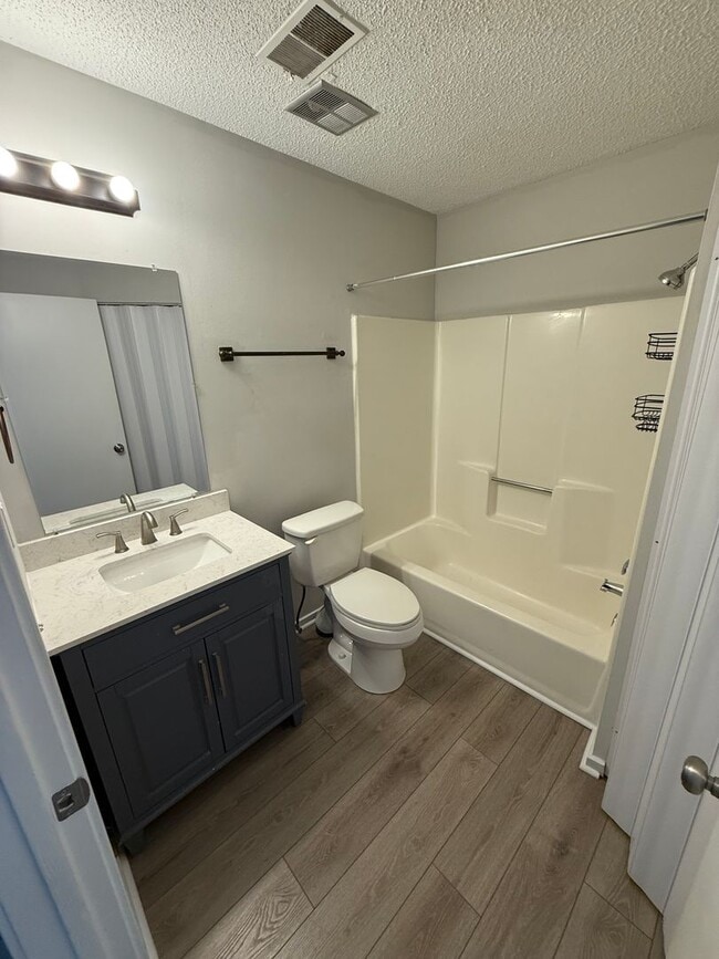 Building Photo - Central Mount Pleasant Ranch