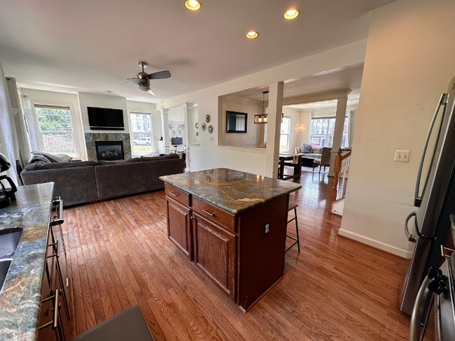 Building Photo - 8273 Glade Bank Dr