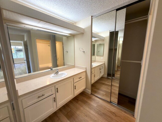 Building Photo - IRVINE 1 BED, 1 BATH CONDO- $2,575 ("THE SPRINGS" COMMUNITY)