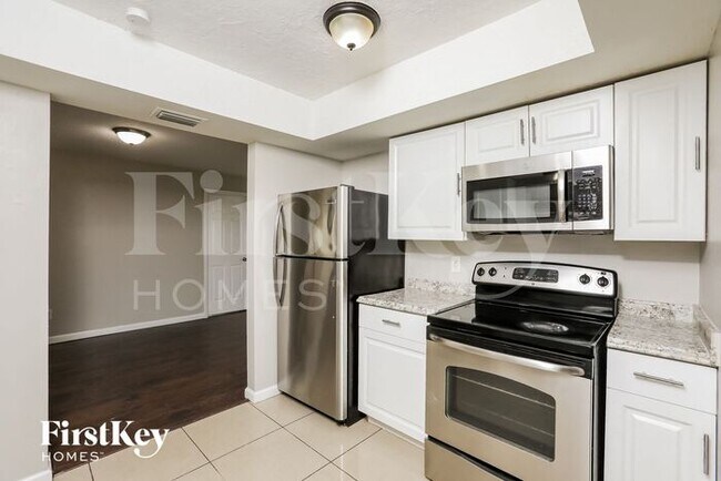 Building Photo - 1130 E Normandy Blvd