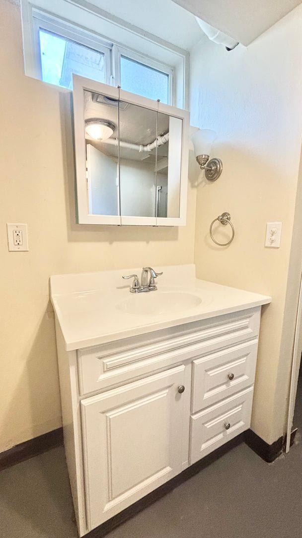 Building Photo - Charming 3BD/2BA Home with Updated Interior + Bonus Basement Space