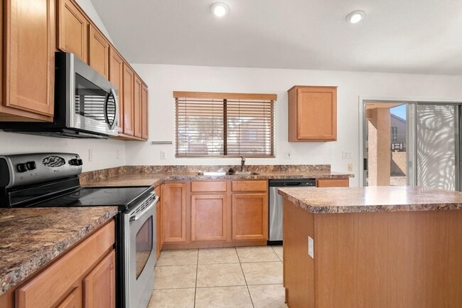 Building Photo - 3297 E Warbler Rd