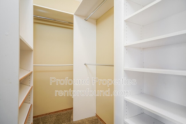 Building Photo - 2623 NE Rocky Butte Rd