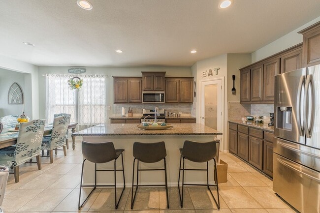 Building Photo - 6825 Jamestown St