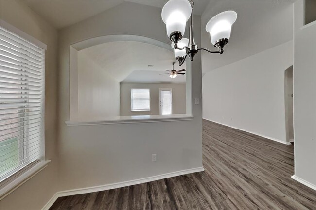 Building Photo - 21414 Mission Falls Dr