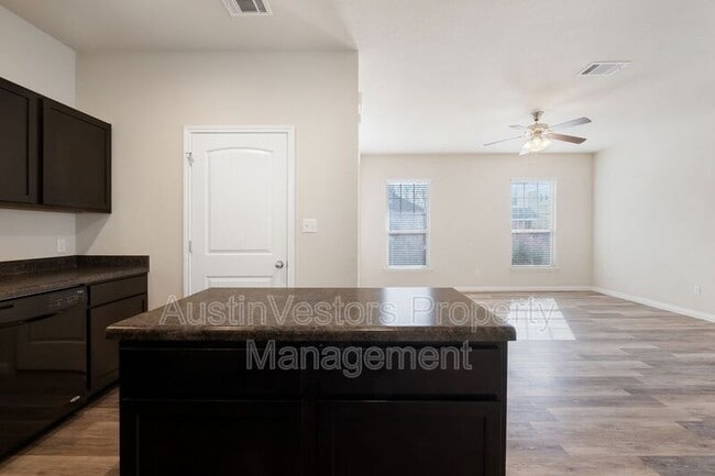 Building Photo - 4614 Esper Ln