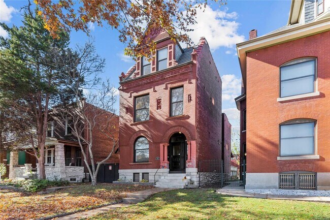 Primary Photo - 3307 S Jefferson Ave