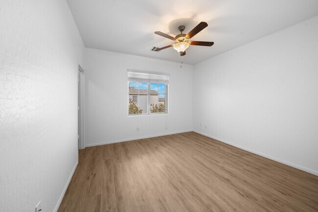 Building Photo - Well-Maintained 4-Bed, 3-Bath Home in Gated Community