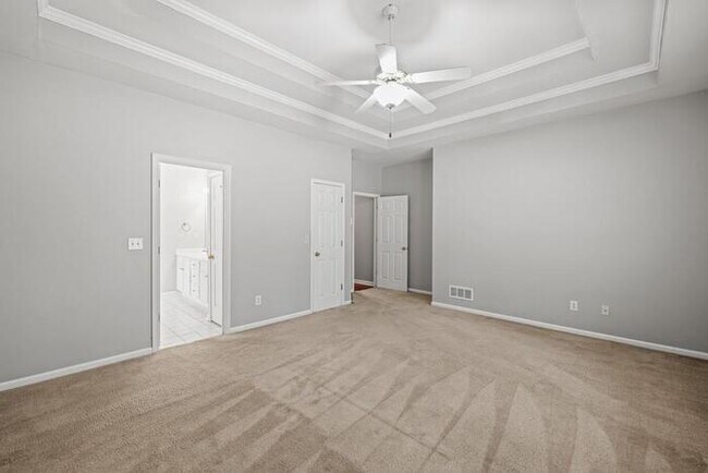 Building Photo - House 4 Beds 2 Baths