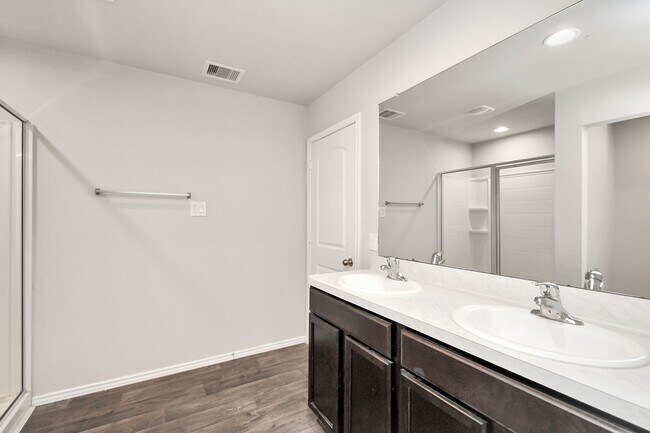 Building Photo - 9847 Laurel Lake Dr