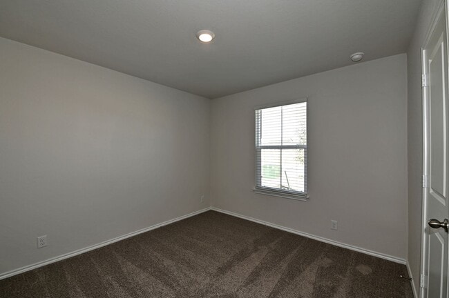 Building Photo - ONE STORY  |  3 BEDROOM  |  2 BATH  |  YARD SERVICE INCLUDED  |  WHISPER FALLS  |  POOL - GYM - P...