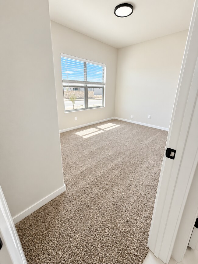 Building Photo - 12633 Middlesbrough Ave