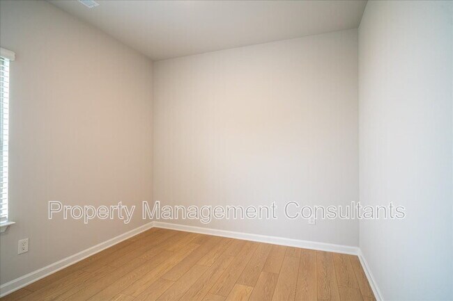 Building Photo - 22772 Dashwood Ln