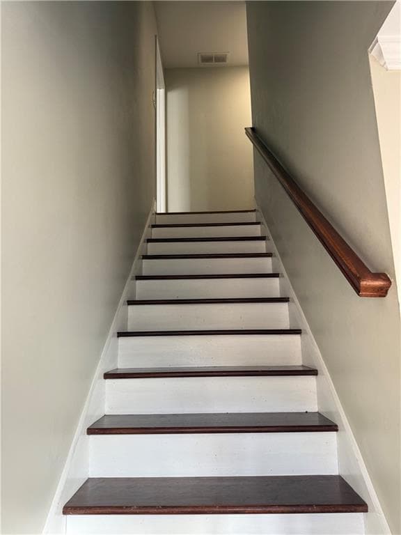 Building Photo - 685 Georgian Hills Dr