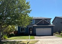 Building Photo - Beautiful 3 bedroom with bonus loft area i...