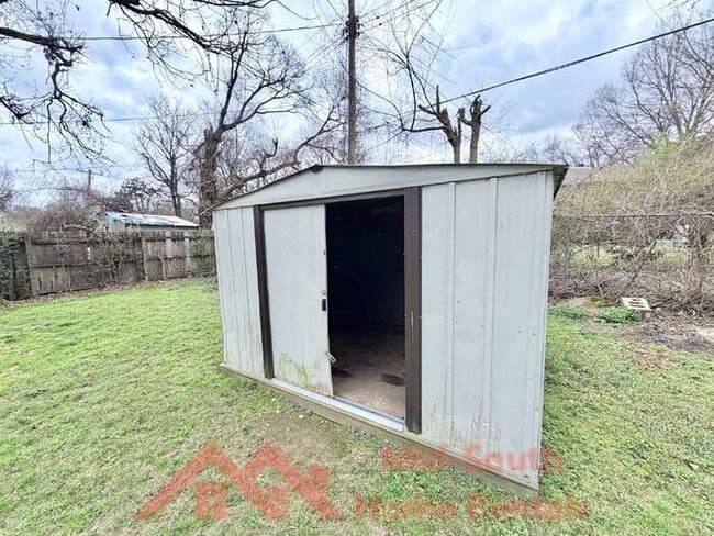 Building Photo - 4061 Navaho Ave