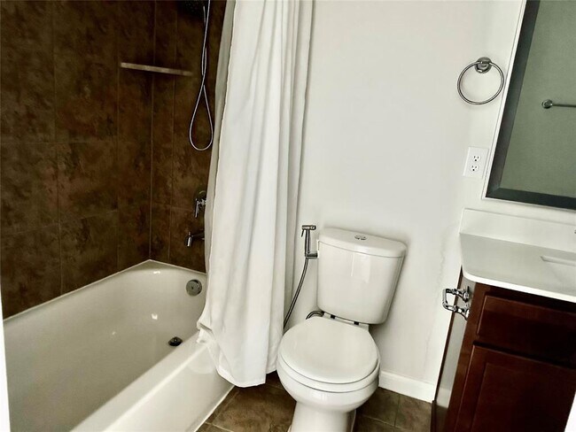 Building Photo - 2218 Briarstone Bluff Crossing
