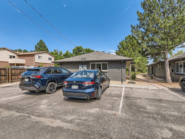 Building Photo - Hale neighborhood duplex with a large pati...