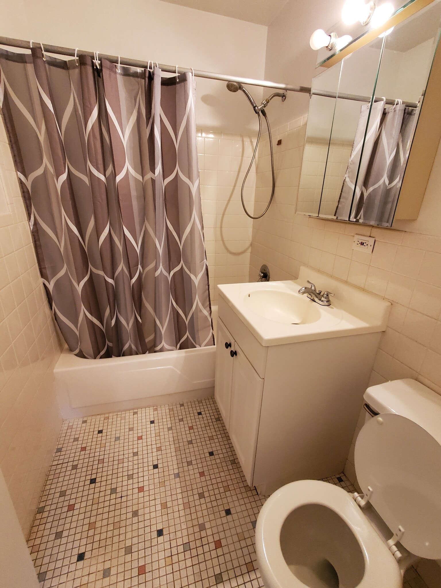 Bathroom in Master Bedroom - 8974 N Western Ave