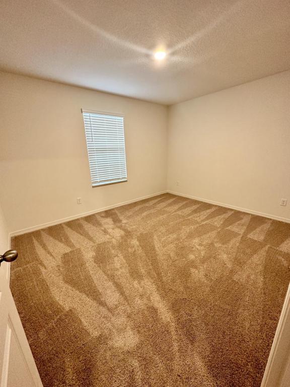 Building Photo - 29 Pineland Ln