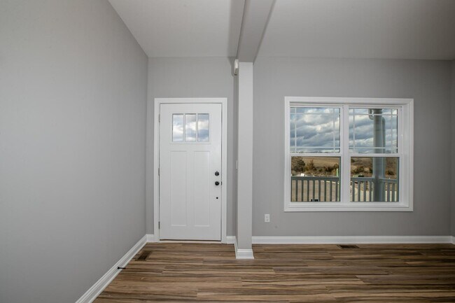 Building Photo - 928 Camden Ct