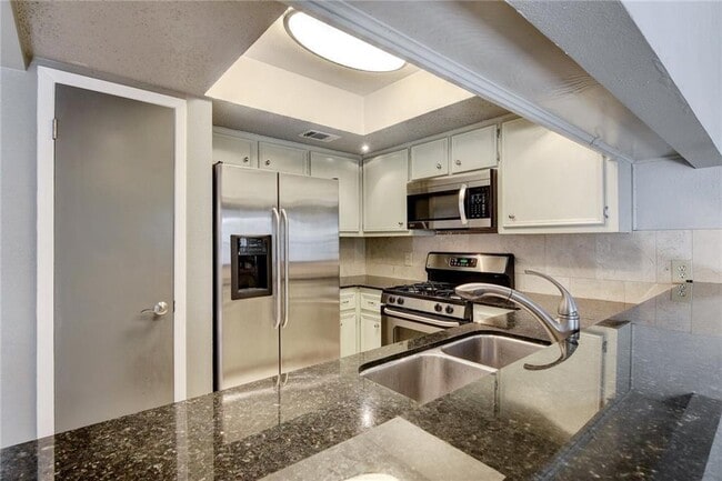 Building Photo - 1010 W Rundberg Ln